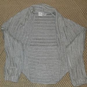 Oval/circular shaped cardigan